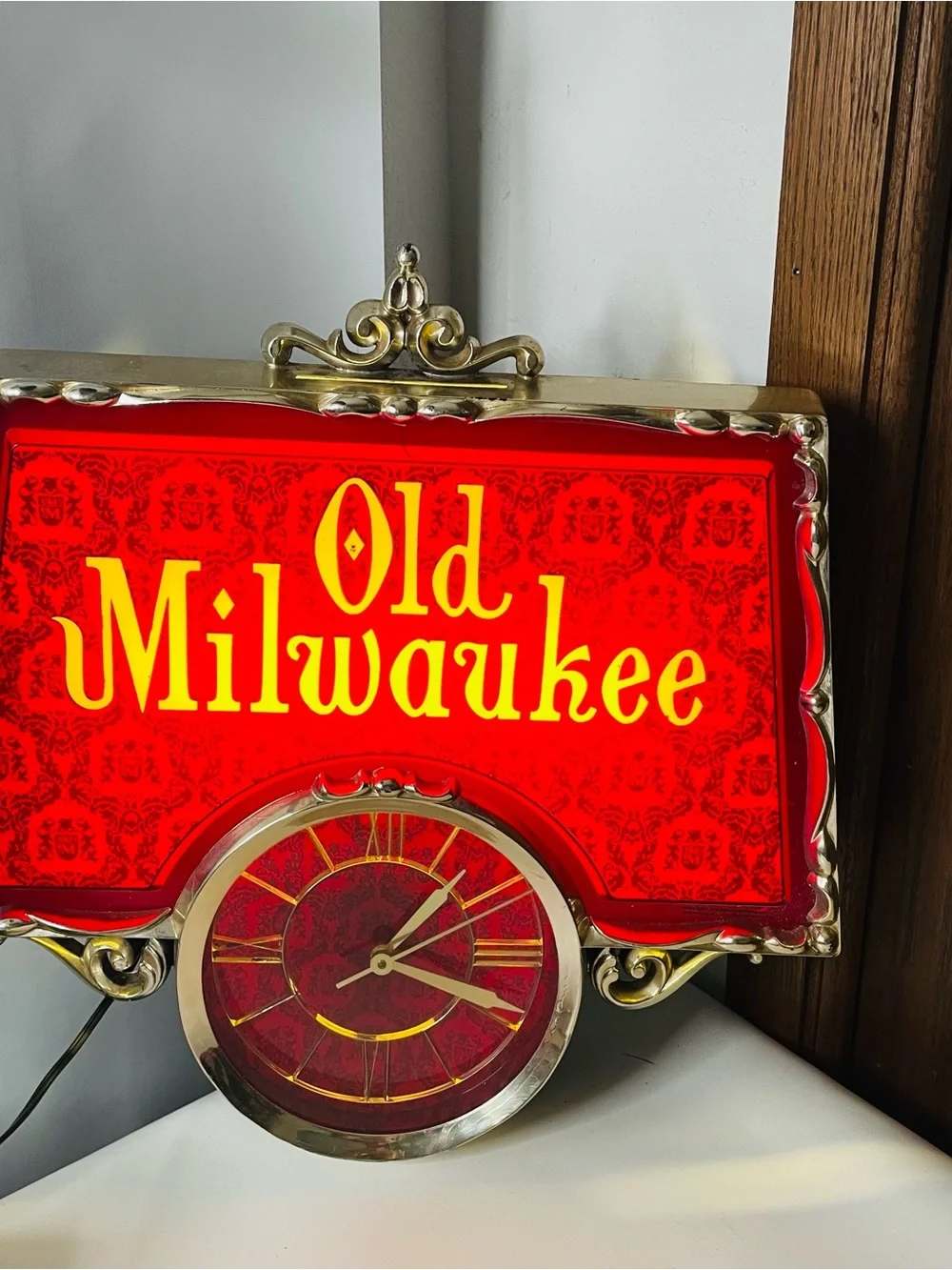 Vintage Old Milwaukee Beer Sign And Clock.  Working Clock.